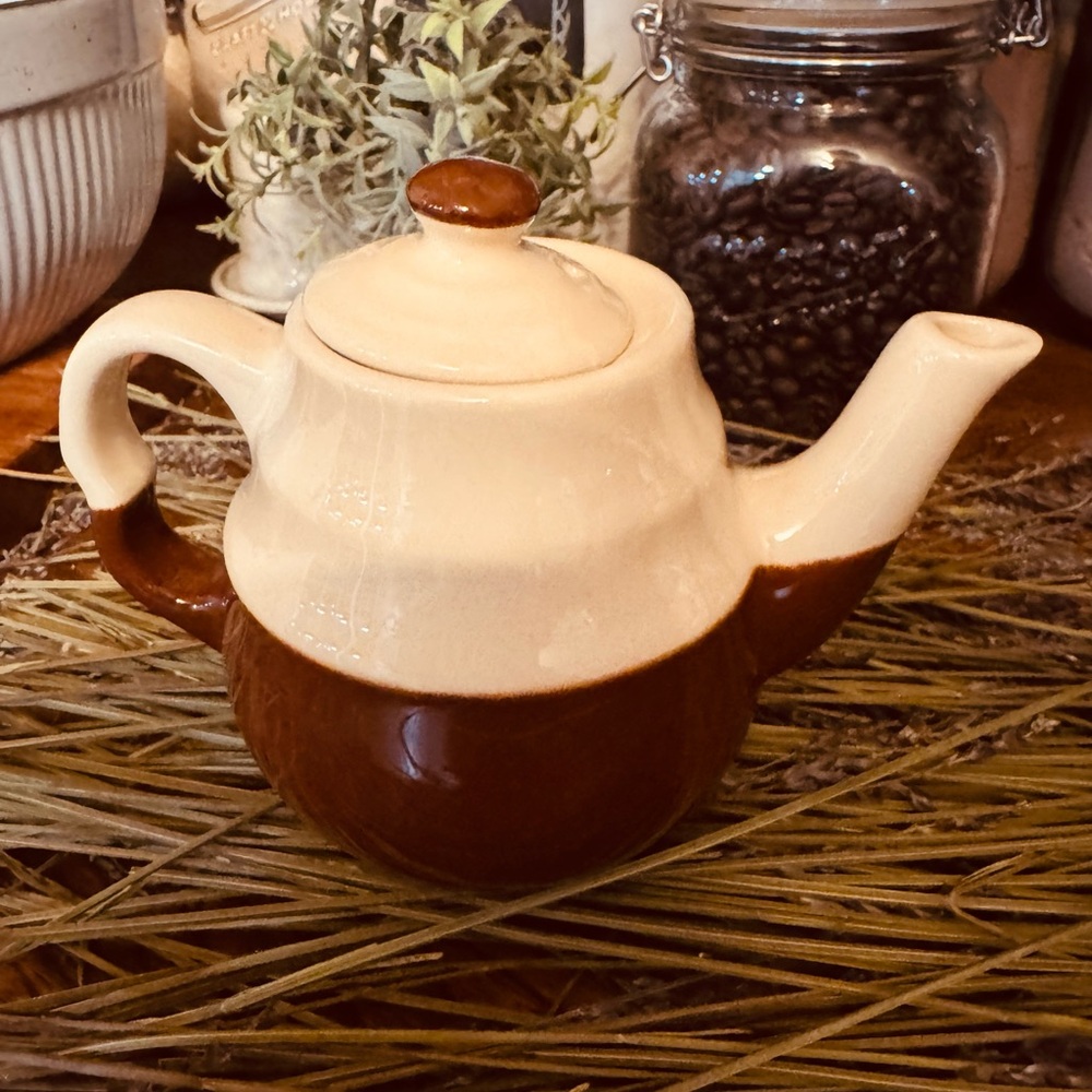 VTG MCM Oxford Stoneware Two-Tone Gloss Ceramic Teapot Farmhouse Cottage Core